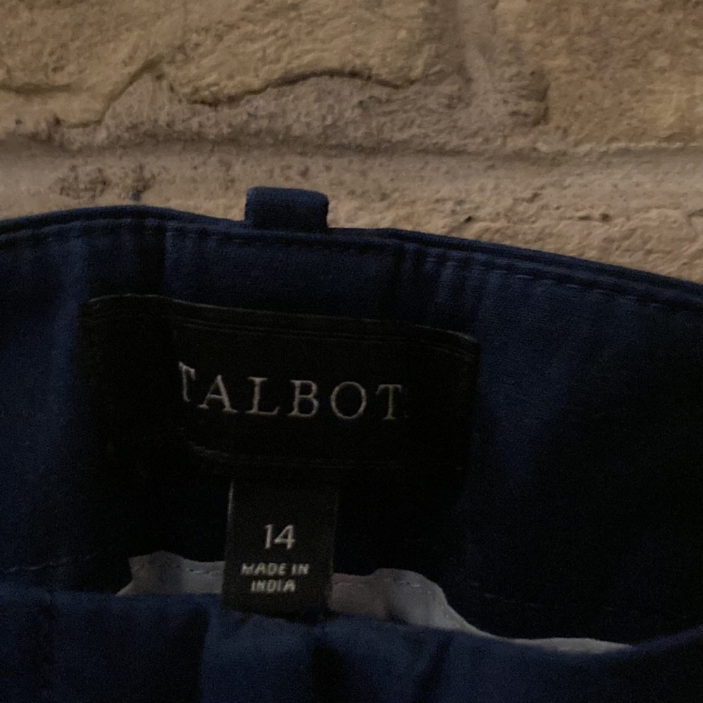 Talbot’s navy crops - Picture 2 of 3